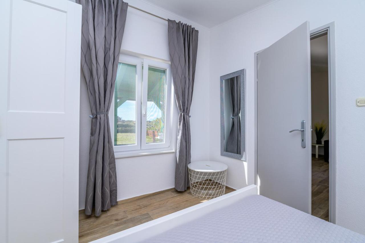 Krcina Holiday Home Црес Экстерьер фото