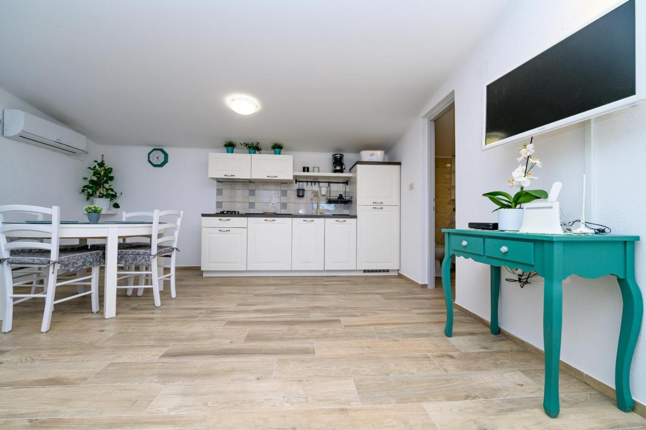 Krcina Holiday Home Црес Экстерьер фото